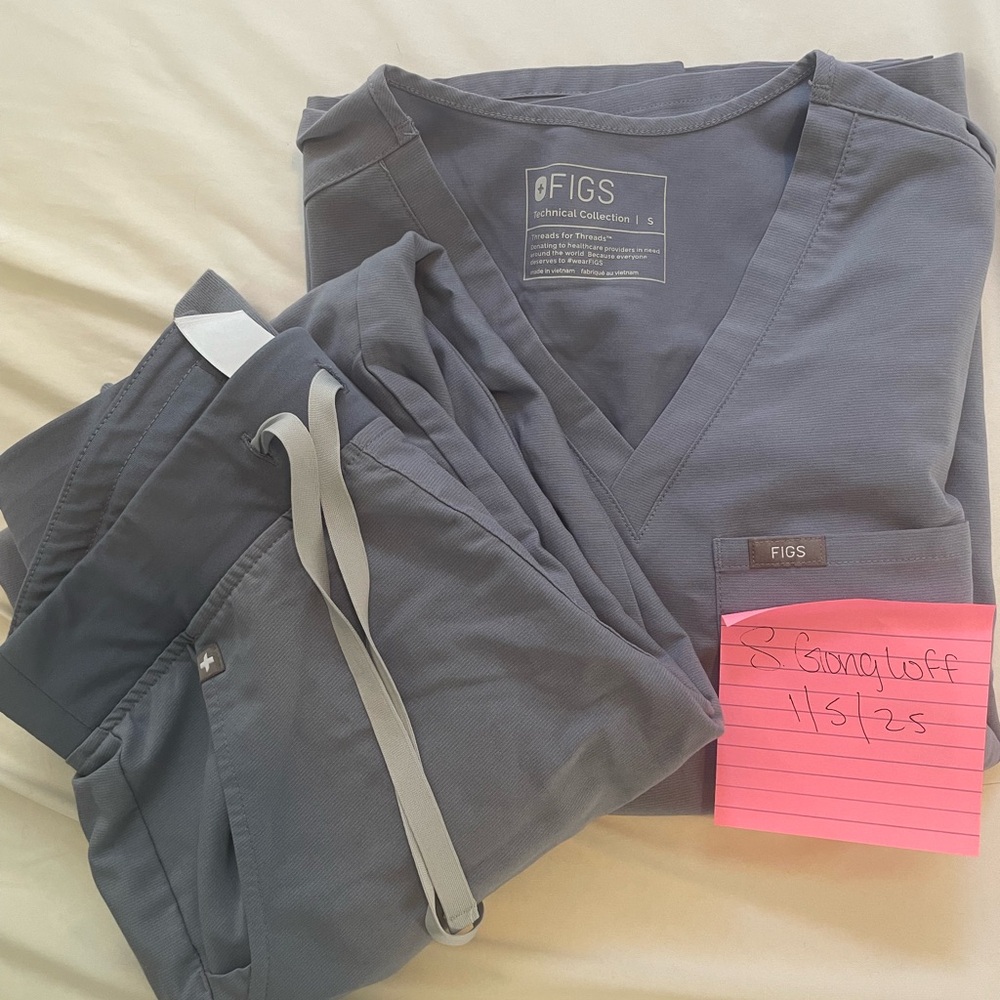 Figs Vapor Blue Space Dye Scrub Top & Jogger Set